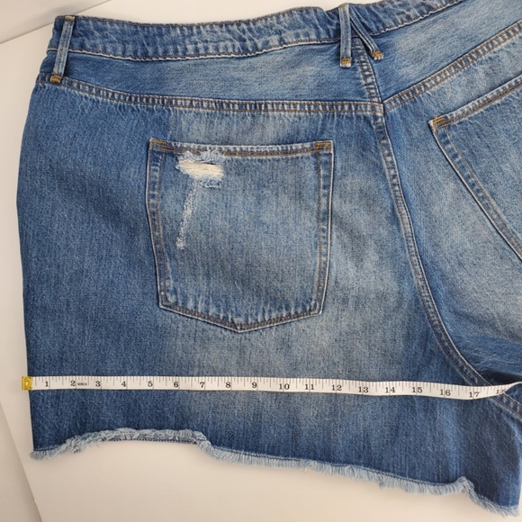 NWT GOOD AMERICAN Bombshell Denim Short Size 24 100%cotton - Picture 14 of 16